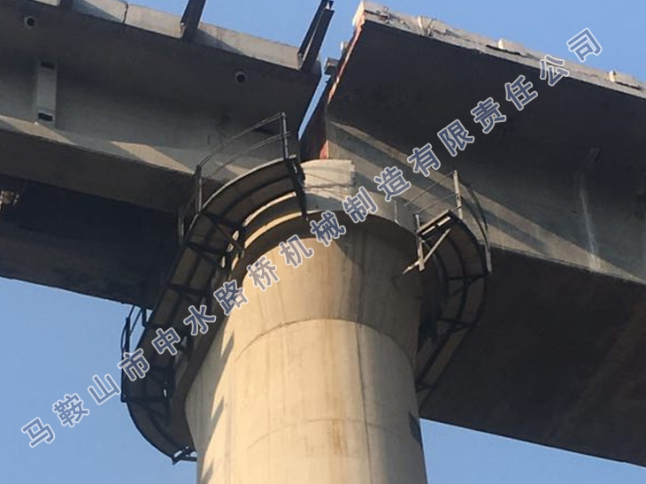 吊圍欄